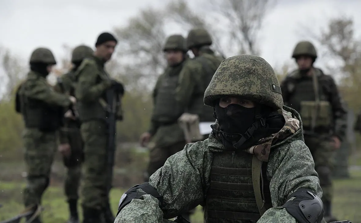 Собеседники указывают, что Украина активнее использует дроны и перекрывает поставки, а российский ВПК близок к пределу возможностей — без серьёзной мобилизации изменить ситуацию вряд ли получится.