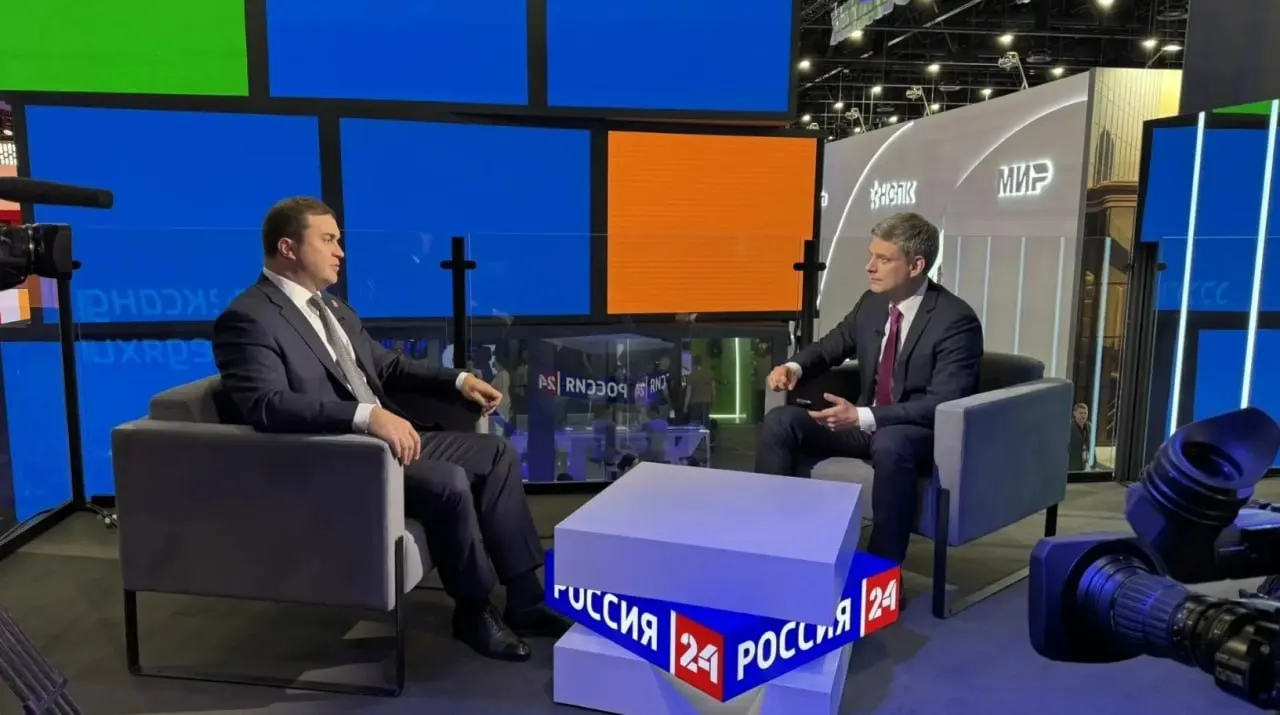 В рамках проекта «Омск — Культурная столица России» на этот год запланировано свыше тысячи мероприятий: от церемонии «Золотая маска» до Международного форума приграничных территорий, сообщил губернатор.