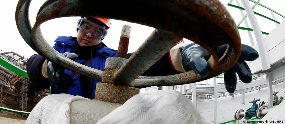 Утром 25 июня беспилотники атаковали объекты нефтеперерабатывающего кластера в Уфе: по данным служб, повреждены как минимум два завода, идёт оценка ущерба и локализация последствий.