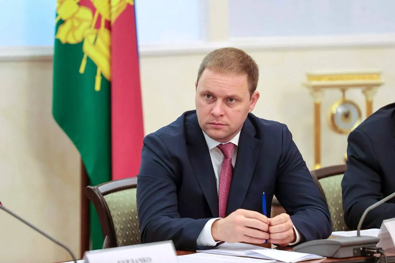 Швец, ранее пять лет руководивший Анапой и более десяти лет работавший в органах власти Краснодарского края, назначен главой госкорпорации «Туризм РФ».