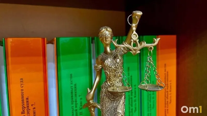 В Новосибирске суд признал жителя Омска виновным в теракте: он поджёг вышку сотовой связи и пытался повредить релейный шкаф. Ему назначено 15 лет лишения свободы.