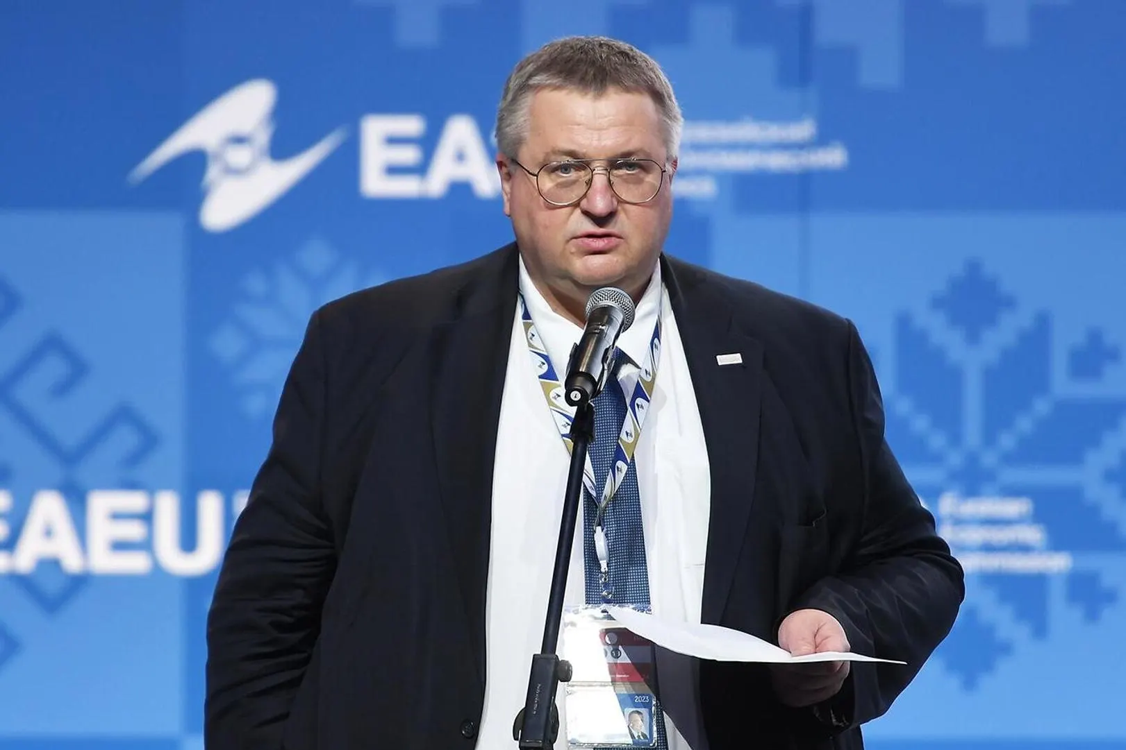 Россия и партнёры по Евразийскому экономическому союзу поручили к декабрю подготовить правовой анализ возможной приостановки действия договора в отношении Армении на фоне её сближения с ЕС и предстоящих выборов.