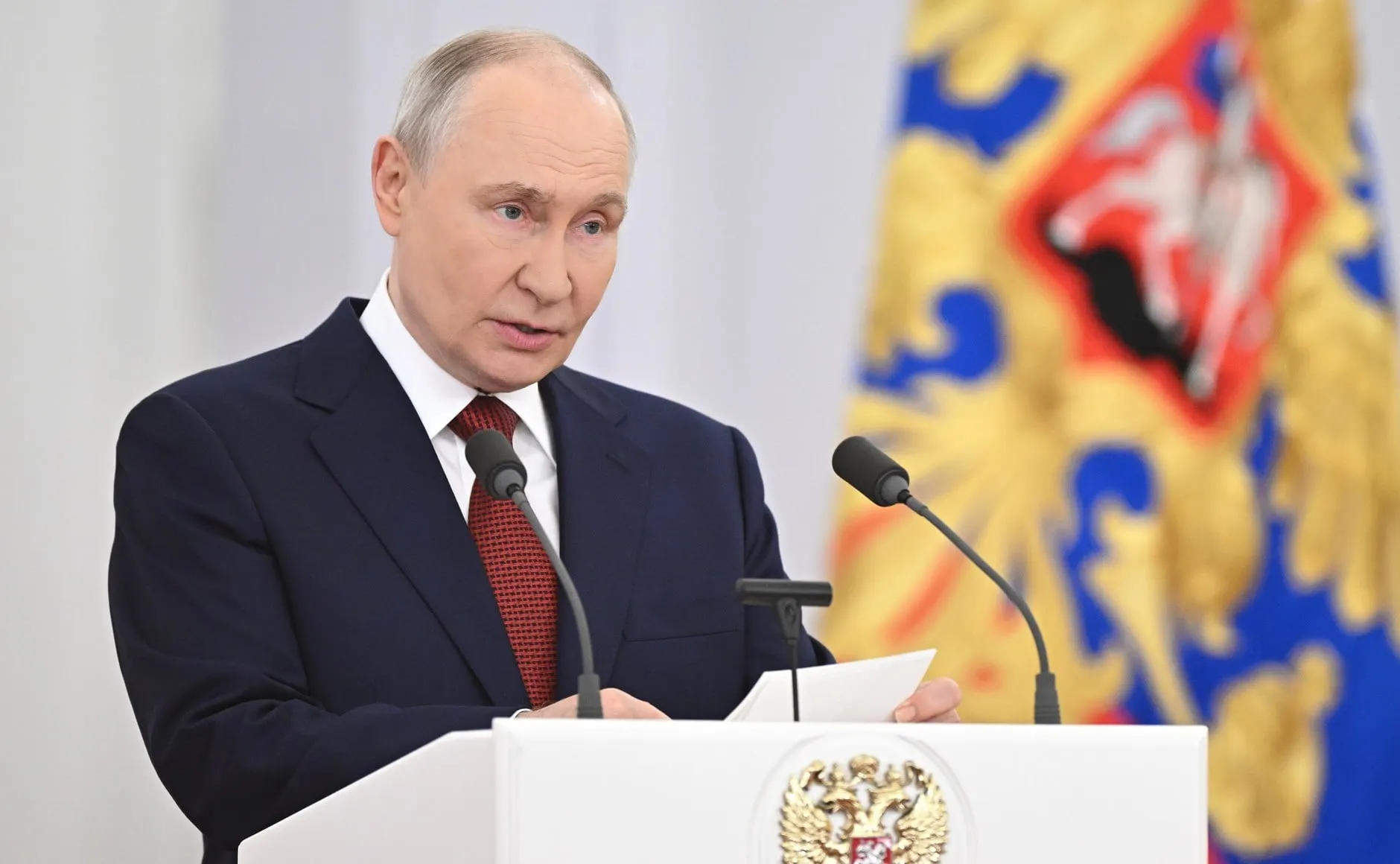Президент заявил, что Россия добьётся целей в СВО, назвал западные санкции бесполезными для их авторов, обозначил приоритеты бюджета на ближайшие три года и подчеркнул ориентацию решений на интересы граждан.