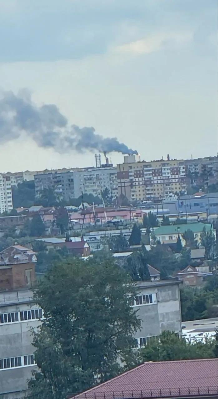 Региональные власти запретили в СМИ и соцсетях публиковать текстовую и визуальную информацию о беспилотниках, работе ПВО, РЭБ, последствиях атак и расположении объектов; за нарушения предусмотрены штрафы — до 1,5 тыс. руб. для граждан и до 30 тыс. руб. для юрлиц.