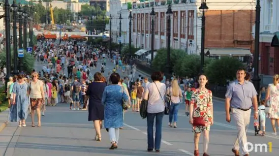 Мэр подписал документ: пешеходный формат на Любинском проспекте завершит работу в последние выходные сентября. Зону по выходным перекрывали с 24 апреля; в прошлом сезоне проект продлевали из‑за популярности.