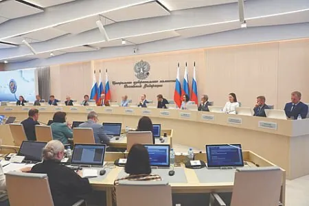 По проекту постановления Центризбирком планирует вычеркнуть из списка партии ряд кандидатов. Если из партсписка выбывает четверть участников, партия может быть снята с выборов. Ранее против членов партии возбуждались штрафы, обыски и другие меры давления в разных регионах.