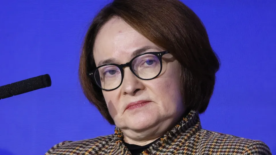 Рынок межбанковских ставок и процентных свопов отражает рост ожиданий повышения ключевой ставки ЦБ: ускорение инфляции на фоне дефицита топлива подталкивает участников к пересмотру прогноза монетарной политики.