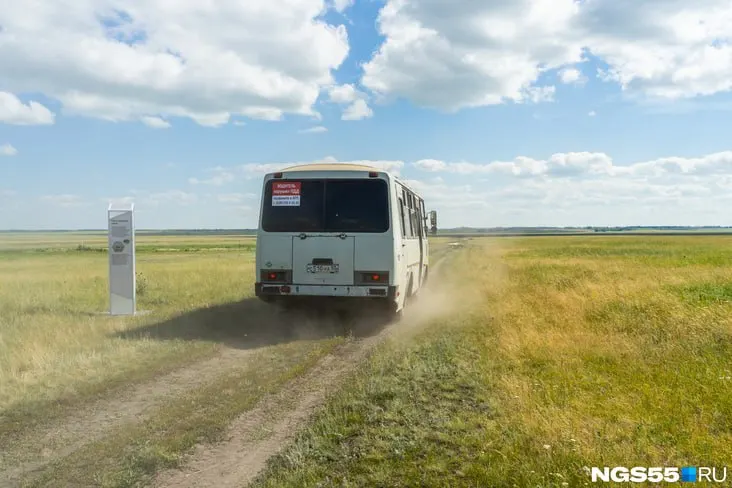 Три межмуниципальных маршрута Омской области остаются без перевозчика после заявления об отзыве лицензии; конкурс на нового оператора будет объявлен.