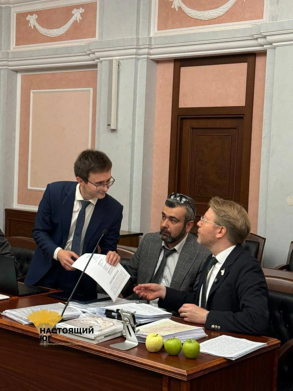 На заседании Верховного суда представитель ЦИК сообщил о нарушениях «Яблока» в предвыборной агитации и авторских правах, а также обсудил бюллетень и возможность изменений после решения суда.