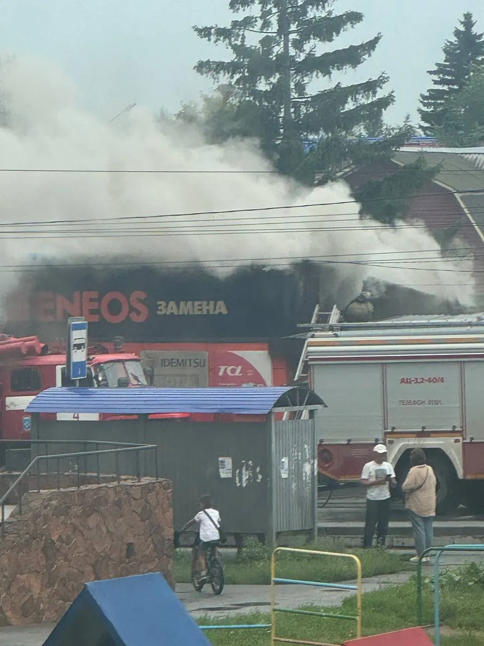 Пожар в омском автосервисе на улице 12 Декабря ликвидирован; пострадавших нет, причины устанавливаются.