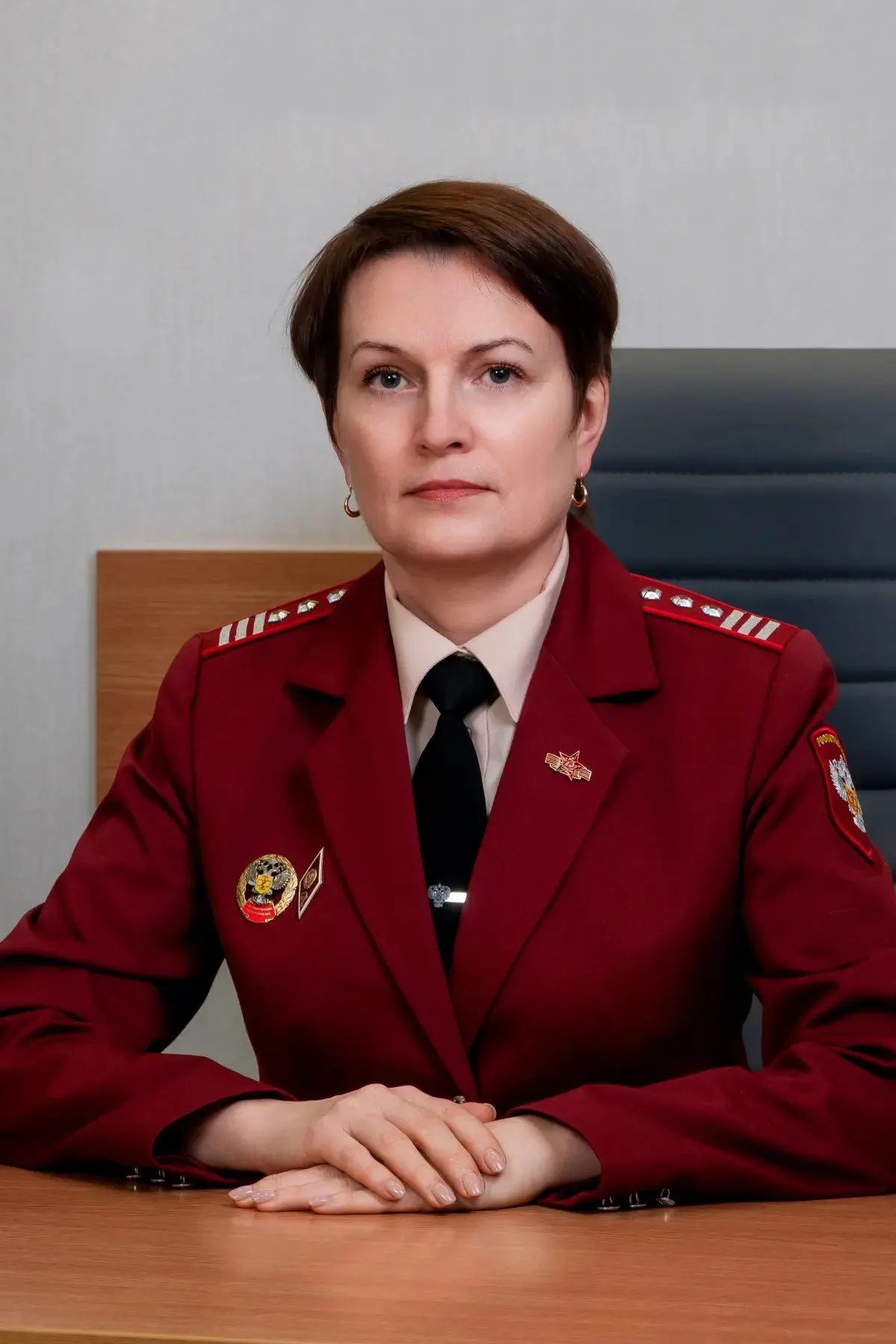 Ульяна Калинина назначена руководителем Управления Роспотребнадзора по Алтайскому краю и главным государственным санитарным врачом региона; прежний руководитель ушла по достижении предельного возраста госслужбы. Калинина имеет медицинское образование и богатый стаж в санитарно-эпидемиологической службе.