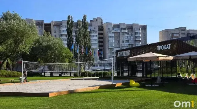 Сегодня в Омске пройдет открытая трансляция выездной встречи Авангарда против Трактора на большом экране в амфитеатре «Сердце Омска» у СКК имени Блинова. Начало — 17:00 по местному времени.