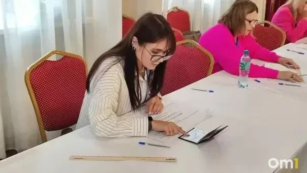Избирательные участки вновь открыты: в Омске действует 1629 площадок, включая три временных на ж/д вокзале, в аэропорту и в воинской части.
