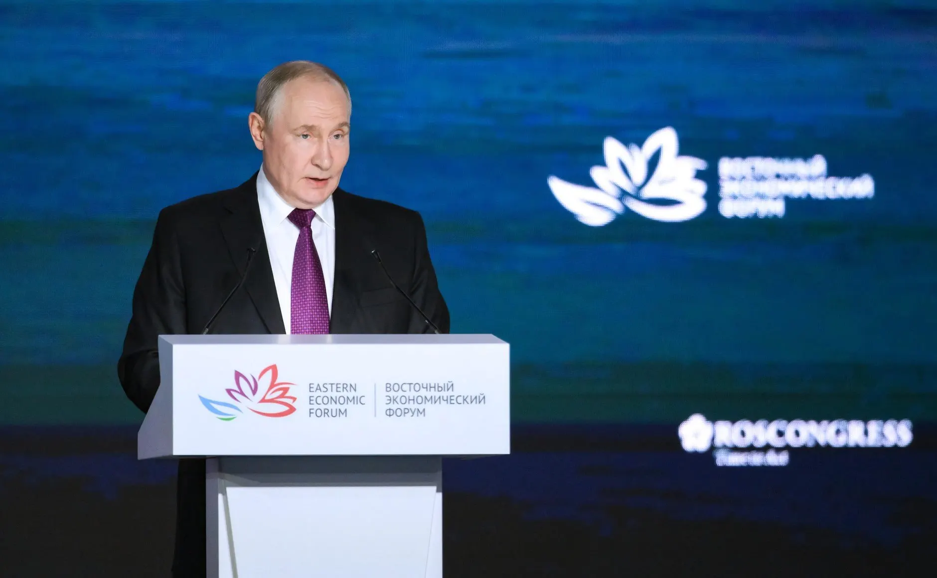 Путин отметил, что демография требует внимания ко всем факторам, и влияние СВО на рождаемость не является основным.