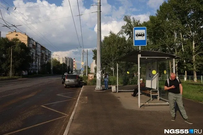 Из 1540 остановок города 720 соответствуют ГОСТу; работы по обустройству продолжаются, обновляются павильоны и дорожная инфраструктура.