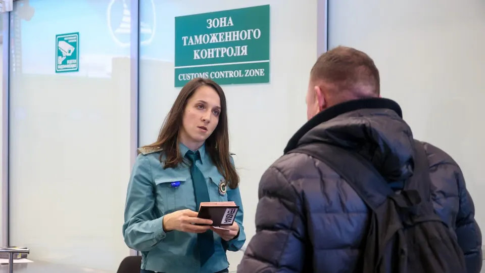 Ужесточён контроль вывоза физического золота и наличных средств: введены новые требования к документам и уведомлениям, усилен надзор за финансовыми потоками.