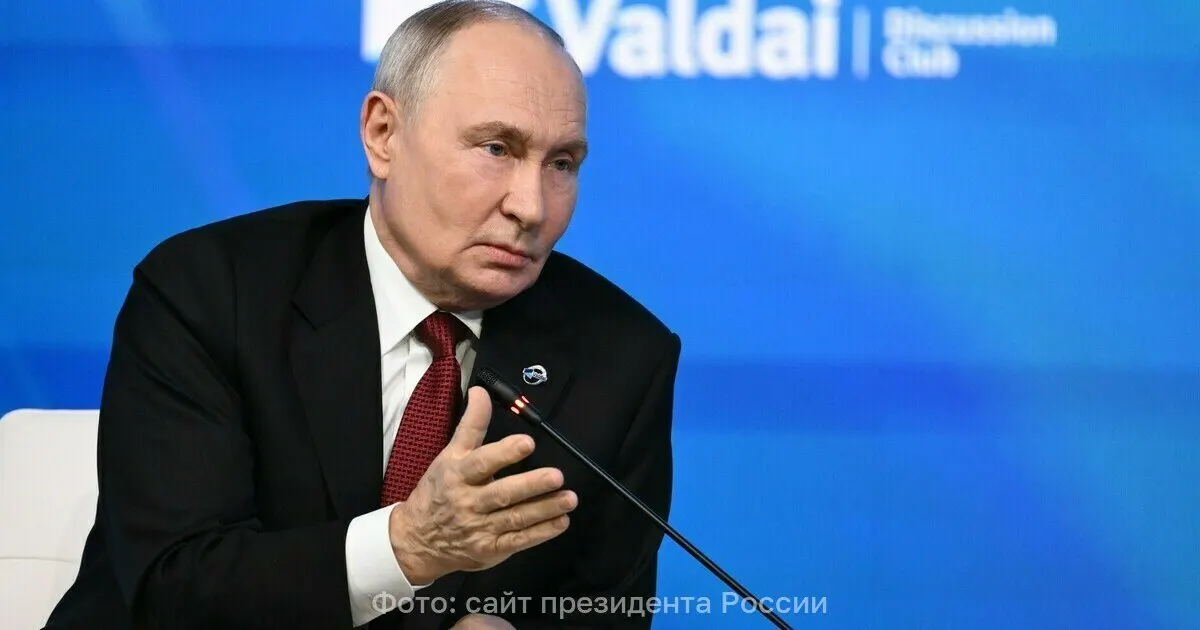 Граждане выстраивались к участкам, демонстрируя активность на выборах несмотря на угрозы, заявил президент.