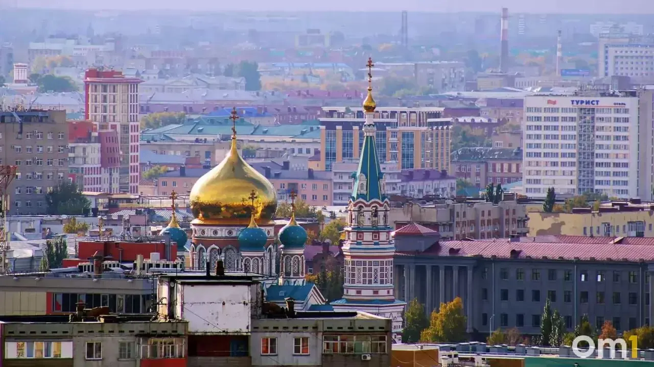 Согласно исследованию МТС, Омск признан самым тихим городом-миллионником в стране: 38% омичей считают шум в городе высоким, в то время как в соседних мегаполисах цифры выше.
