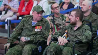 Министр здравоохранения РФ заявил, что с июня 2023 года психолого-психиатрическую помощь получили сотни тысяч участников боевых действий, для чего по всей стране открыли тысячи специализированных кабинетов и внедрили новые формы сопровождения.