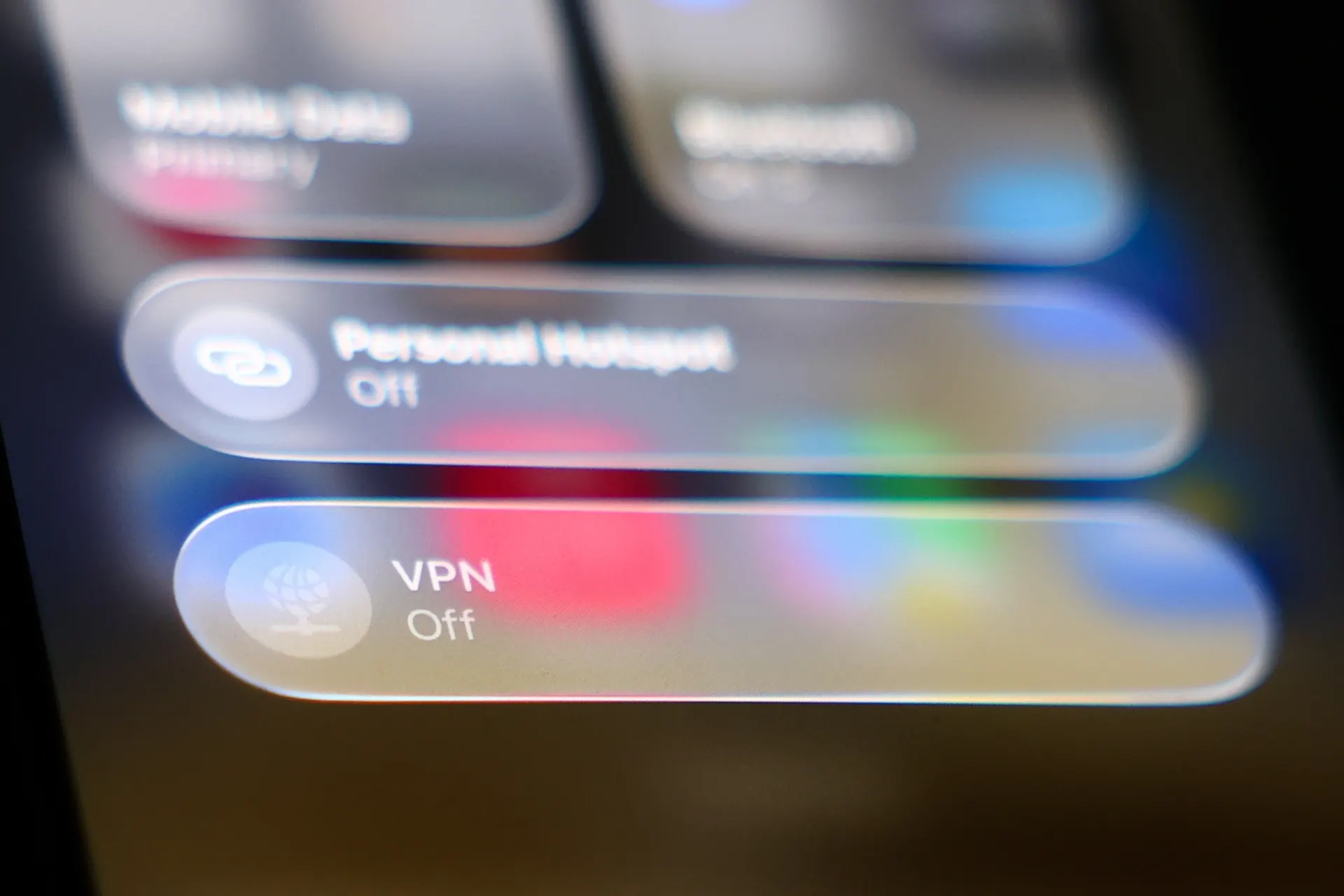 После требований ограничить доступ через VPN ряд площадок, которые ранее блокировали VPN‑подключения, вновь открываются у части пользователей, тогда как другие по‑прежнему требуют отключения обходных сервисов.