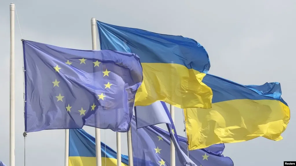 Евросоюз единогласно согласовал выделение Украине кредита на 90 млрд евро и 20-й пакет санкций против России, а также обозначил укрепление Киева и давление на Москву как ключевые элементы своей стратегии по достижению мира.