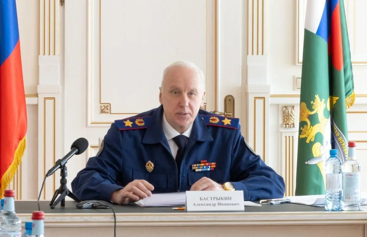 Председатель СК России Александр Бастрыкин на заседании координационного совета поручил провести проверку детских книг писателя Григория Остера, в том числе известных «Вредных советов», сочтённых участниками встречи сомнительными с педагогической точки зрения.
