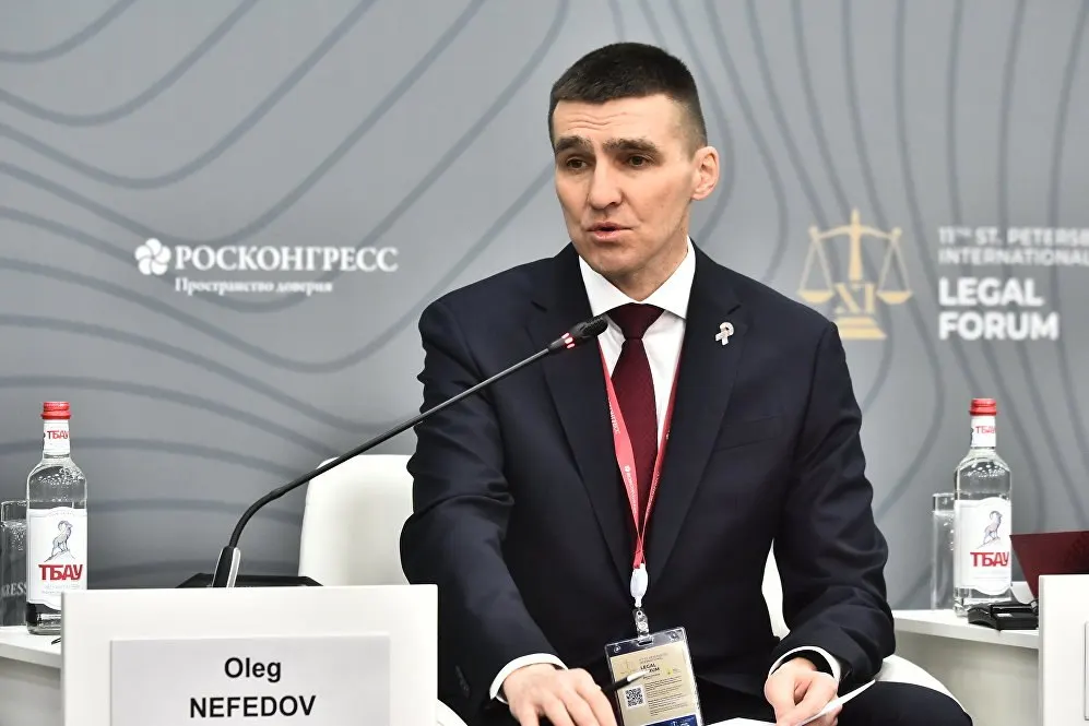 Высшая квалификационная коллегия судей 26 мая рассмотрит ходатайство о рекомендации судьи ВС Олега Нефедова на должность заместителя председателя Верховного Суда — председателя коллегии по гражданским делам. Нефедов известен решениями о запрете несуществующих «движения ЛГБТ» и «Международного движения сатанизма», а также признанием экстремистским юридического лица ФБК.
