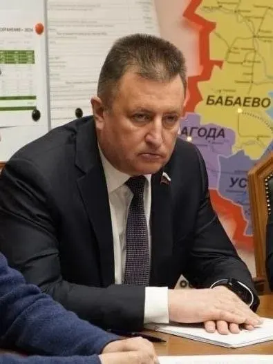 Законопроект позволяет муниципальным чиновникам повышать тарифы на содержание и ремонт жилья: общие собрания смогут голосовать только за увеличение, а установить плату ниже регионального минимума станет невозможно.
