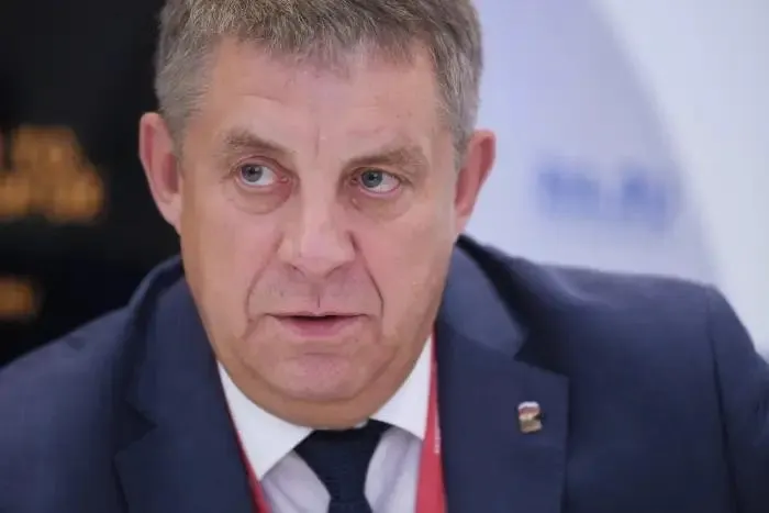 После отставки Александра Богомаза рассматривают для передачи вакантного мандата депутата Госдумы. Параллельно обсуждаются возможные кадровые перемещения других ушедших губернаторов и связанные с ними уголовные дела.