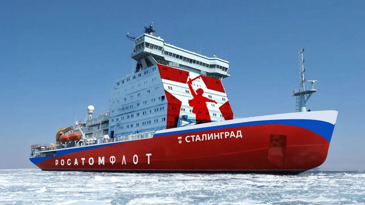 Для дофинансирования двух ледоколов и вспомогательного судна власти предлагают ввести либо портовый сбор с экспортных грузов, либо дополнительную плату за тонну на Северном морском пути — варианты встречают возражения у грузоотправителей.