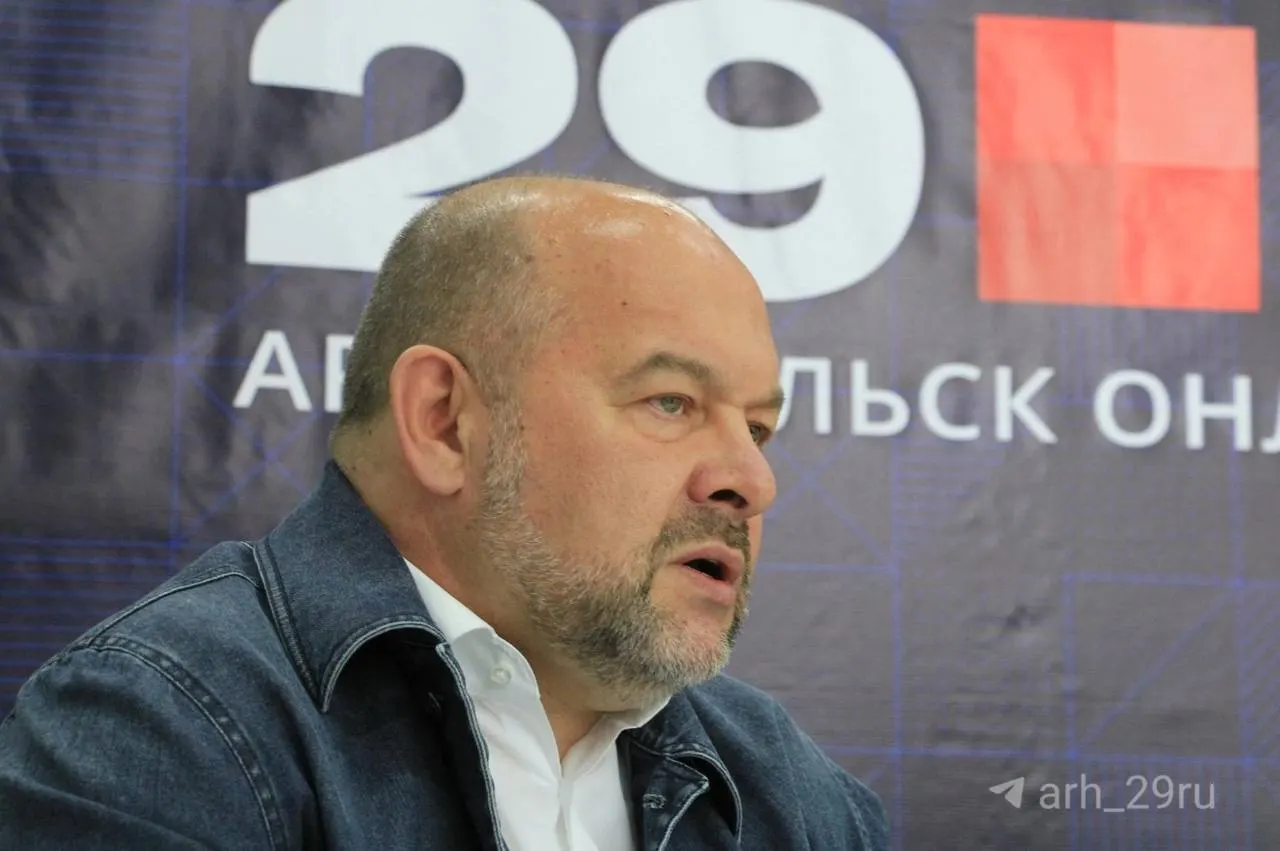 По данным ЕГРЮЛ, 18 мая Орлов стал временным генеральным директором предприятия, выпускающего военную технику. Бывший губернатор Архангельской области отказался от комментариев.