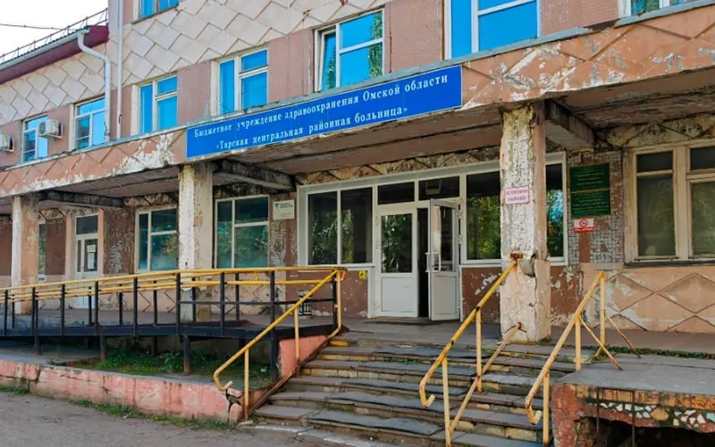 Ученики школы №3 города Тара вновь попали в областную детскую больницу: после выписки у детей вернулись головокружение, тошнота и слабость. Рассматривают версию утечки газа, возбуждено уголовное дело.