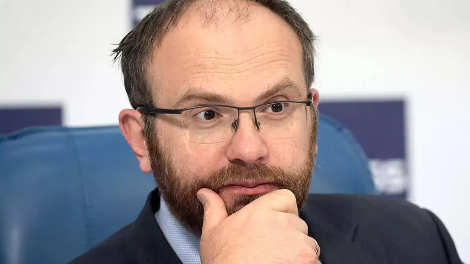 Заместитель председателя синодального отдела РПЦ Вахтанг Кипшидзе считает, что массовые цифровые отключения не являются катастрофой, а служат напоминанием о преходящести технологий и необходимости думать о спасении души. Тем временем в России продолжаются масштабные ограничения связи и приняты законы, расширяющие полномочия для их применения.