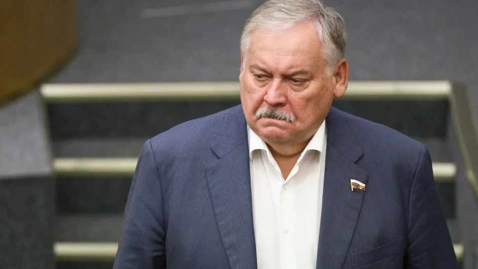 Первый зампред комитета Госдумы заявил, что Латвия и Эстония обманули русскоязычное население, а также высказался на фоне законопроекта о праве президента применять войска за рубежом для защиты россиян.