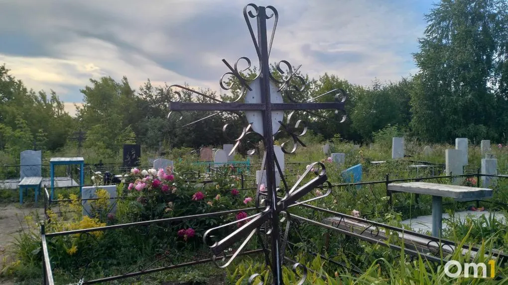 Строительство Нового Западного кладбища в Кировском округе, начатое в мае 2023 года, снова откладывают: большая часть средств с 2026 года предлагается перенести на 2027 год.