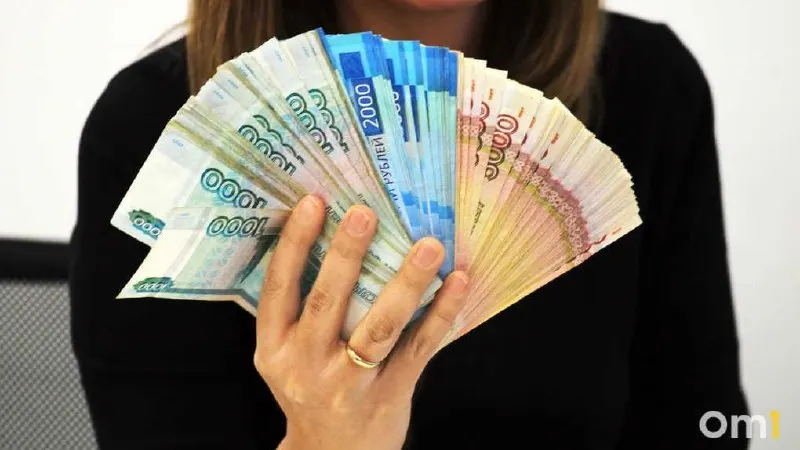 Почти половина россиян до 35 лет откладывают деньги; в Омске показатель сбережений молодёжи — 26%, вместе с Астраханью, Кировом и Тольятти.