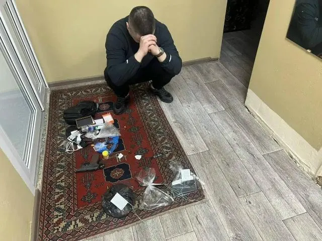 Омский суд признал 33‑летнего экс‑военнослужащего виновным в покушении на сбыт более 200 г мефедрона; ему назначили 9 лет и 1 месяц колонии особого режима.