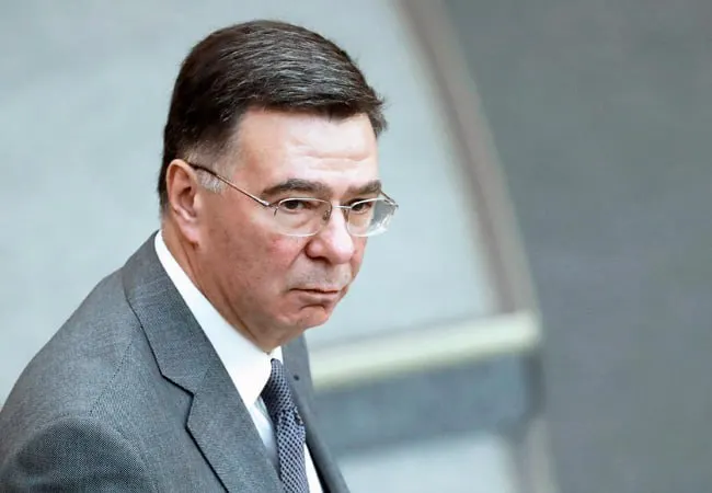 На ПМЭФ заместитель министра иностранных дел Александр Панкин заявил, что устойчивость российской экономики подтверждает её живучесть и опровергает определение «бензоколонка».