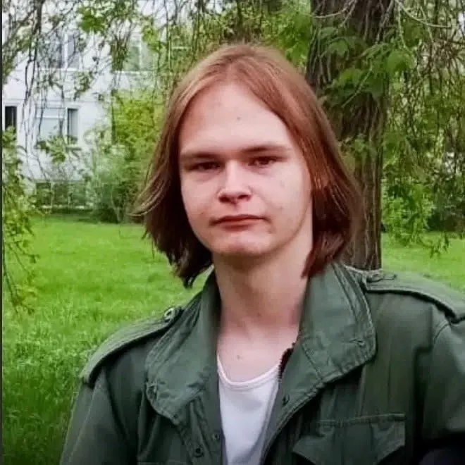 Александр Трипутень ушёл из дома в Советском округе 20 июня и с тех пор не выходит на связь. Приметы и контакт для сообщений — в материале.