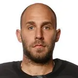 Агент Иван Ботев подтвердил, что канадский форвард Джошуа Ливо подписал годичное соглашение с омским «Авангардом». Часть его зарплаты оформлена как рекламный контракт и выведена за пределы потолка.