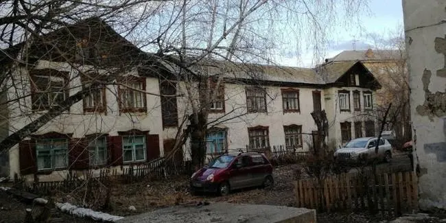 Власти утвердили комплексное развитие территории на набережной Тухачевского: на участке 0,35 га планируют построить около 3,9 тыс. м² жилья, под снос попадут дома №9 и №11 на улице Октябрьской.
