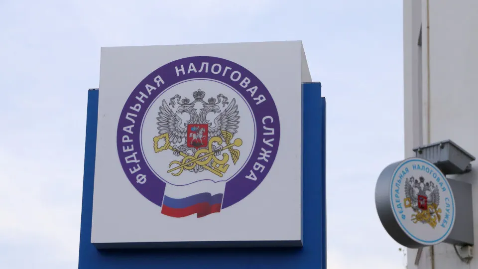 Федеральные власти предложили регионам набор мер — от ужесточения налогообложения недвижимости до увеличения ставок на транспорт — чтобы компенсировать исторический дефицит местных бюджетов в 1,5 трлн рублей.