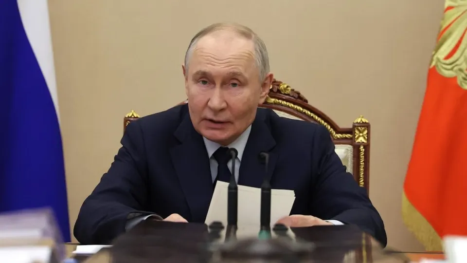 Президент прокомментировал резкое сокращение инвестиций — падение в первом квартале составило двузначный процент. Власти называют причины внешними ограничениями, высокими ставками и сокращением прибылей, бюджетные возможности для стимулирования ограничены.