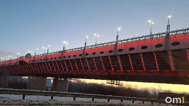 На пересечении улиц Конева и 3‑й Енисейской установят новые светофоры, обустроят отдельные правые поворотные полосы и отнесённый левый поворот; изменения начнут действовать 23 июля.