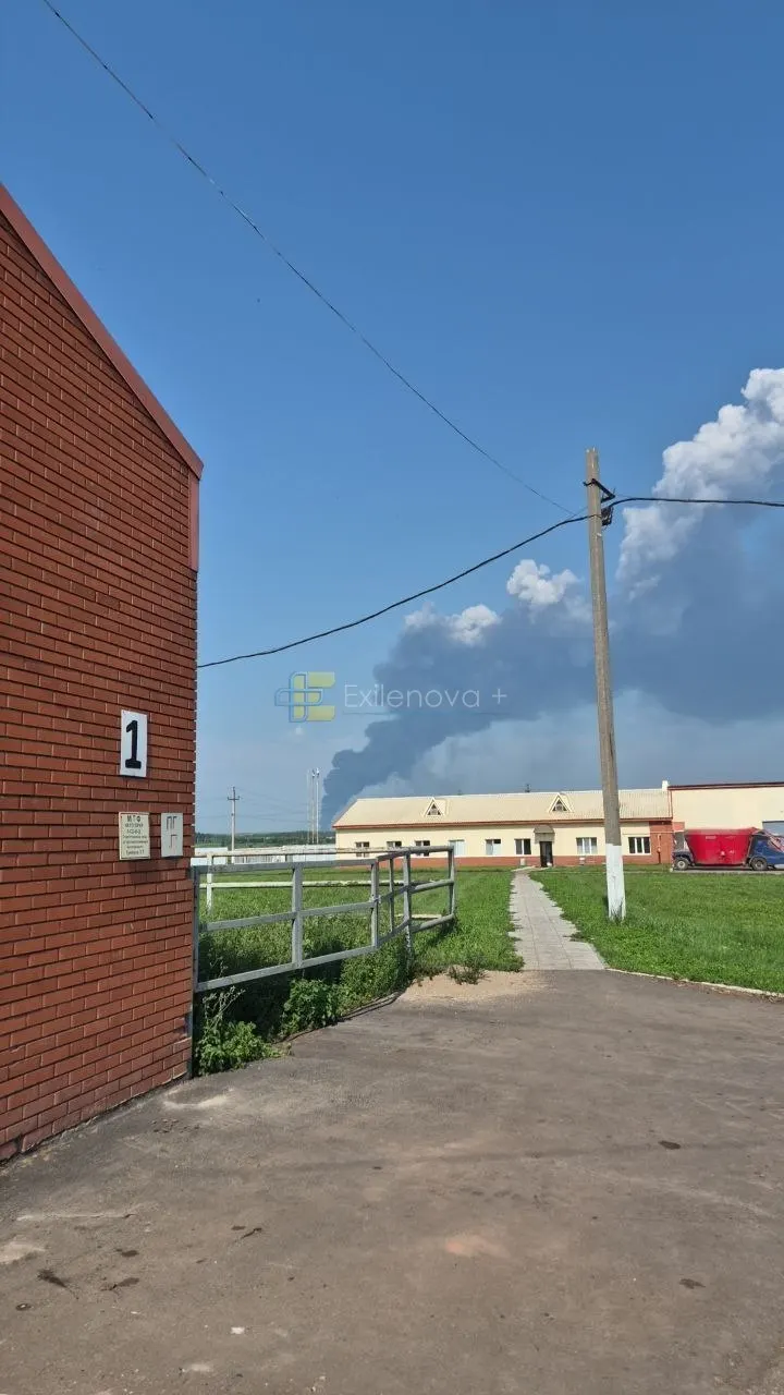 По ночным ударам БПЛА в нескольких регионах зафиксированы пожары, разрушения и погибшие; силы ПВО предпринимают действия, идут расследования.
