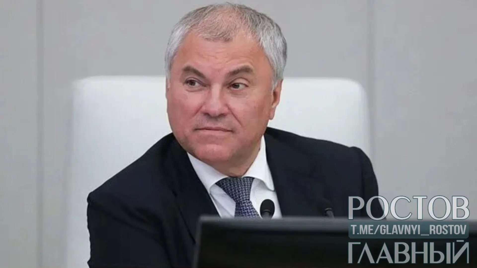 Спикер заявил, что, объединив усилия и проявив консолидацию, страна преодолеет трудности на автозаправках так же, как и другие вызовы.