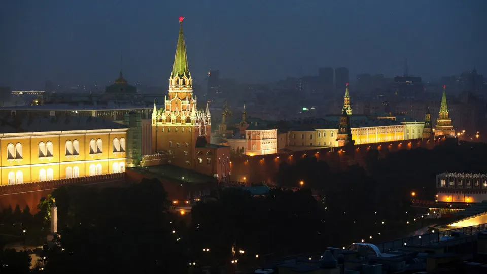 По сведениям нескольких источников, в администрации президента распорядились сократить публикации с кадрами последствий ударов ВСУ и смещать акцент в материалах в пользу сообщений о российских ударах.