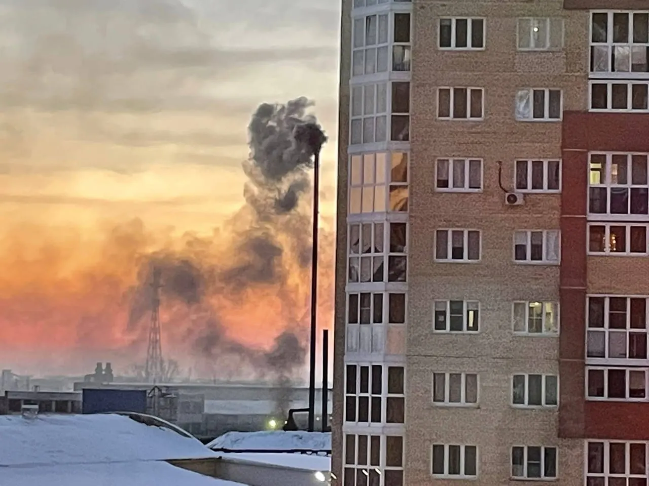 13 июля в Омске и Омской области ожидаются неблагоприятные метеоусловия: ночью и утром возможен повышенный уровень загрязнения воздуха, к вечеру и 14–15 июля ситуация должна улучшиться.