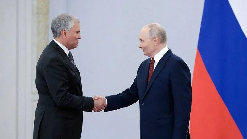 После вручения ордена «За доблестный труд» спикер Госдумы отметил вклад президента в формирование конкурентной партийной системы и рассказал о результатах работы думы восьмого созыва.