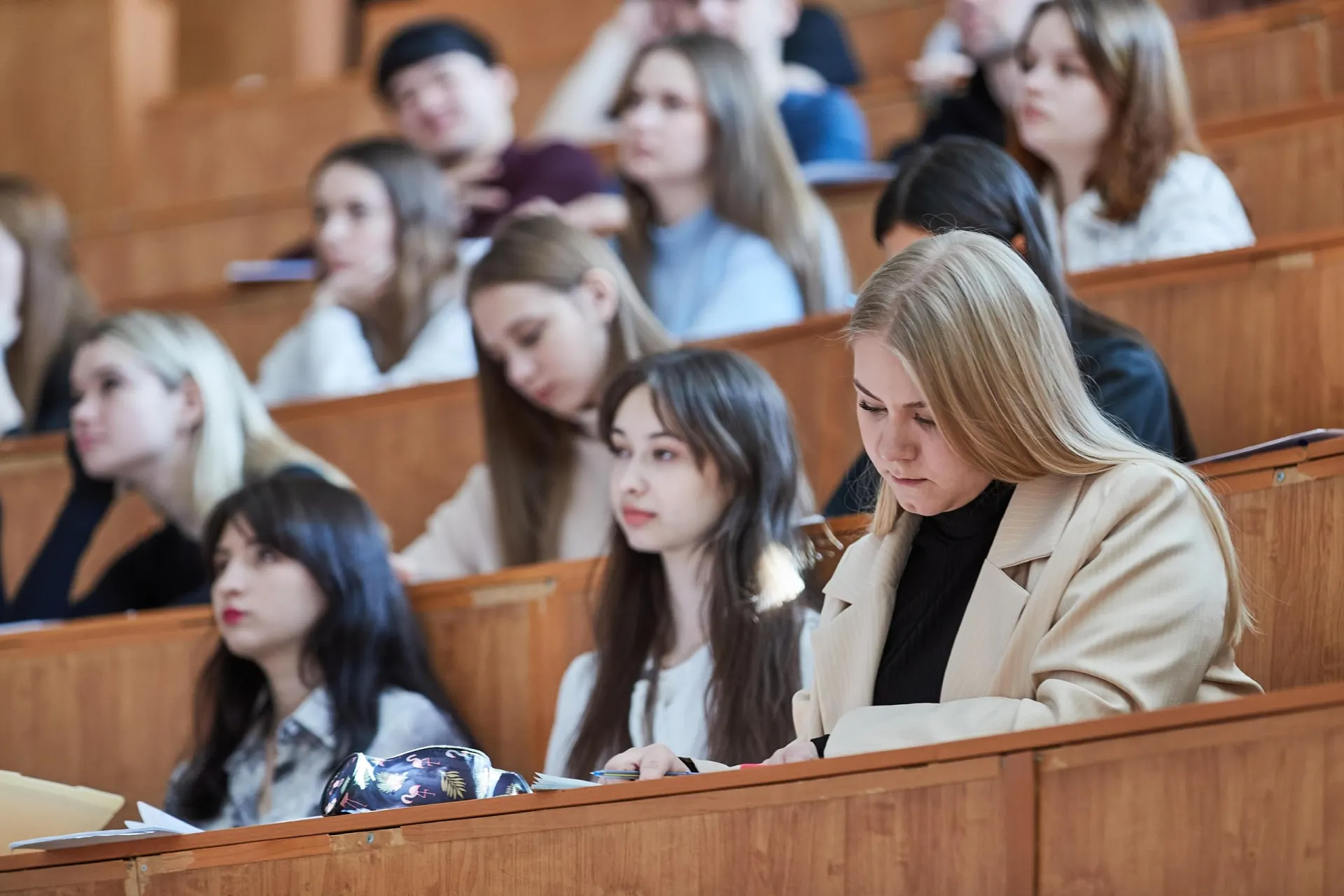 Ведомство пересмотрело порядок целевой подготовки: вместо штрафов введён механизм компенсаций, а вузы получили расширенные полномочия по отчислению студентов за нарушение условий.